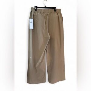 ALO Yoga High Waist Pursuit Trousers Wide-Leg Gravel Lightweight NWT
